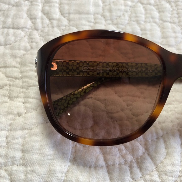 COACH Women’s Wayfare Tortoise Rectangle HC 8017 L009 Kendall Sunglasses main image 10